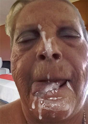 MILFs Abuela Cum En La Cara Facial F