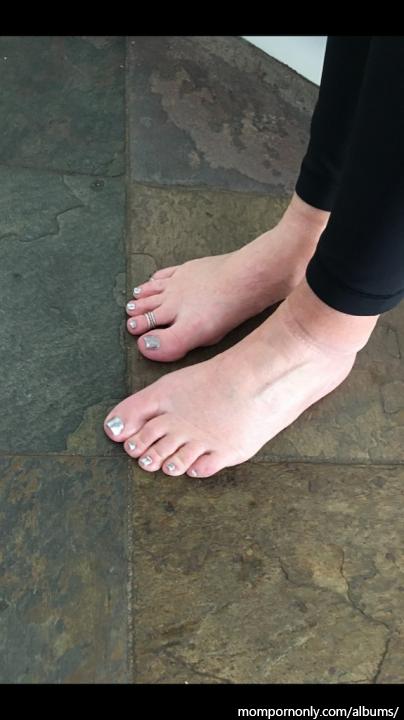 MILF Sexy Feet | Mamma feticista dei piedi n°41