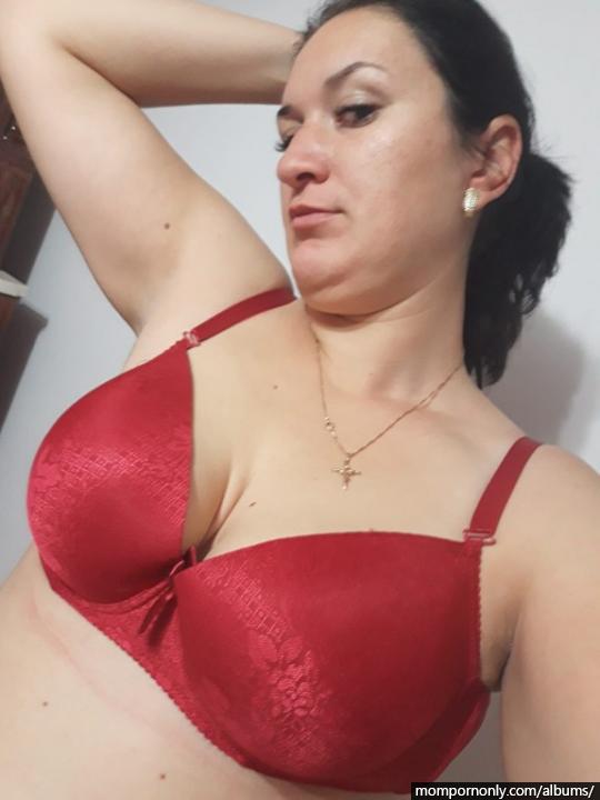 My mom can’t stop sending me sexy pics n°18