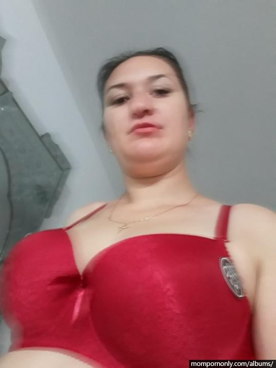 My mom can’t stop sending me sexy pics n°43