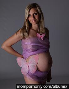 Sexy pregnant mom photos n°0