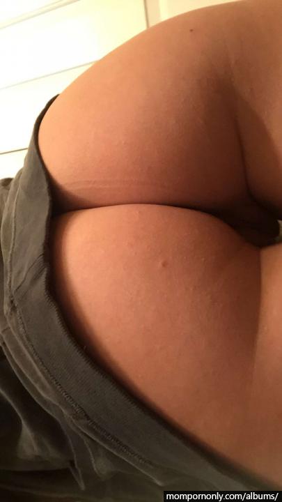 Jeune maman montre son beau corps, Snapchat nudes venant du tel de son fils n°64